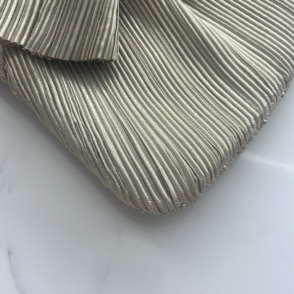 LOEFFLER RANDALL Bow Shoulder Bag - GOLD w/ dust bag - Picture 7 of 10